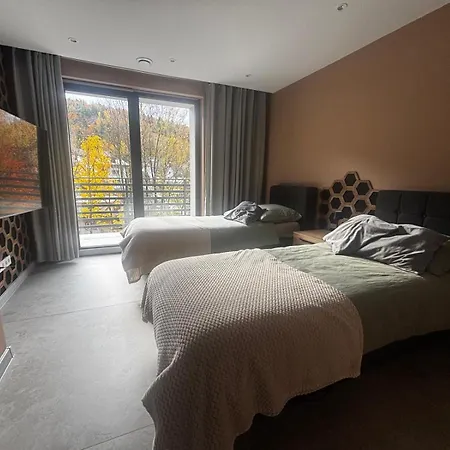 Ii, Uzdrowiskowa 41, シュチルク