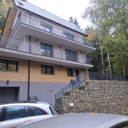 Ii, Uzdrowiskowa 41, Апартаменты