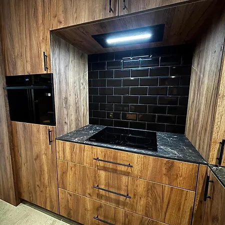 Ii, Uzdrowiskowa 41, Щирк