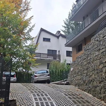 Ii, Uzdrowiskowa 41, Апартаменты